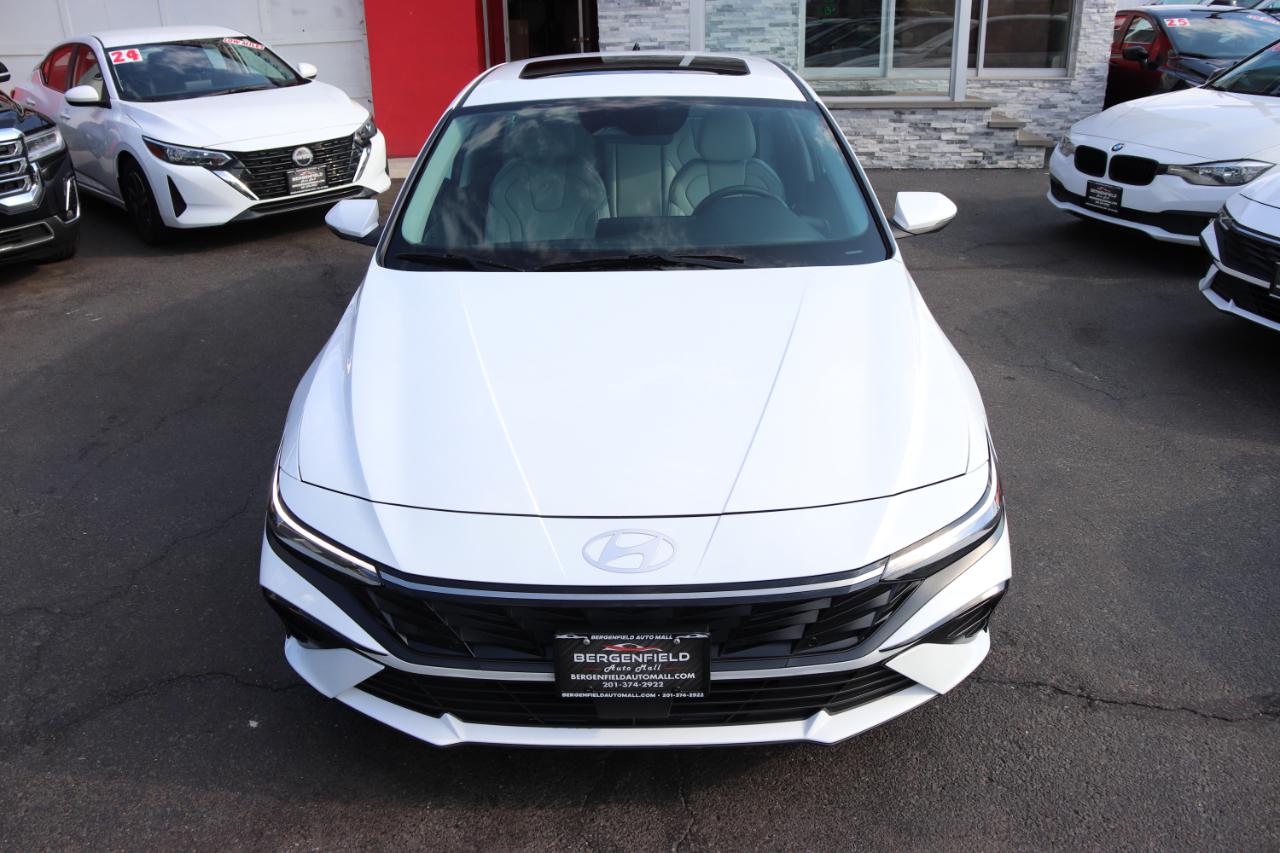 Hyundai Elantra Limited IVT 2025