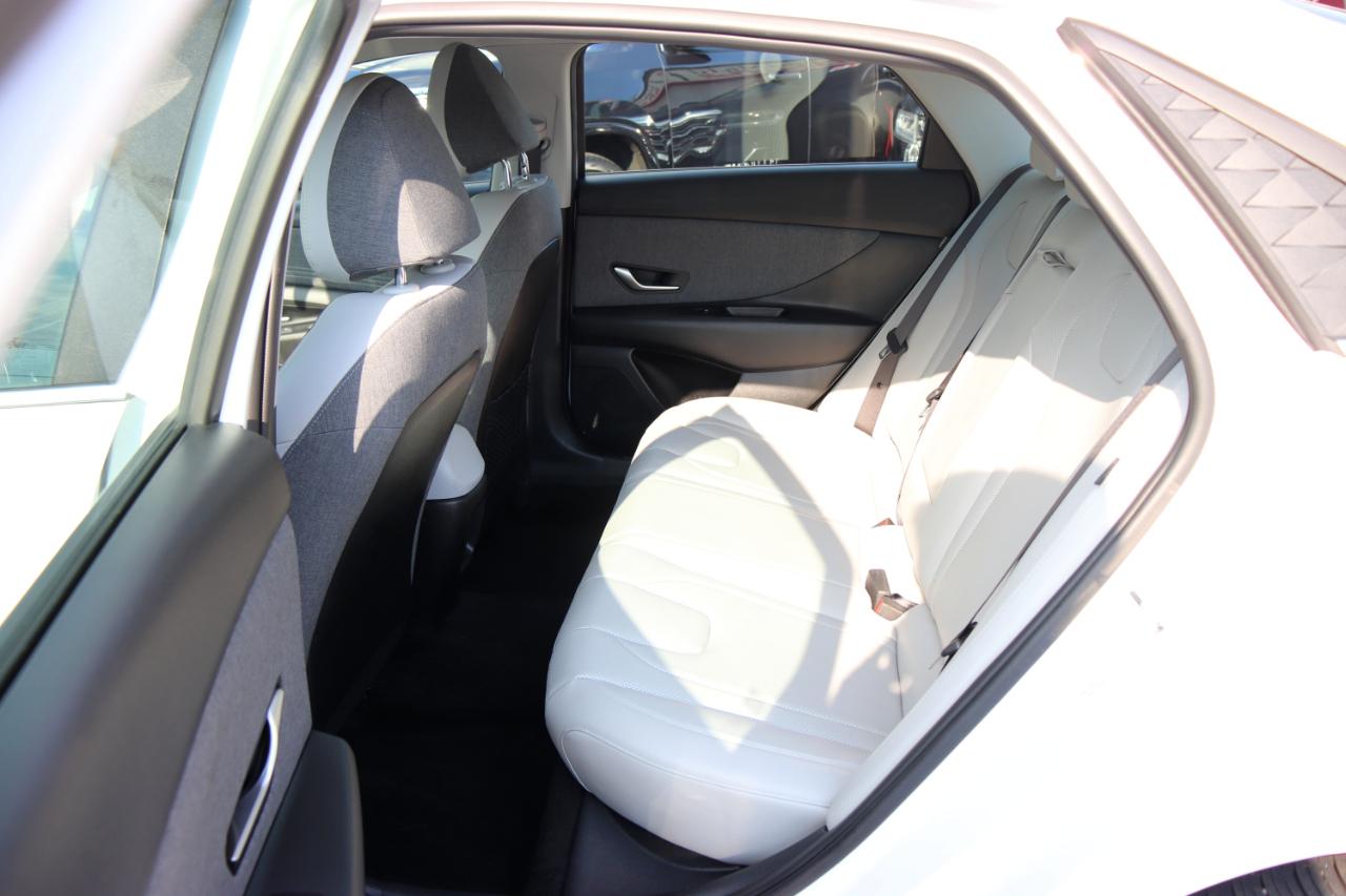 Hyundai Elantra Limited IVT 2025