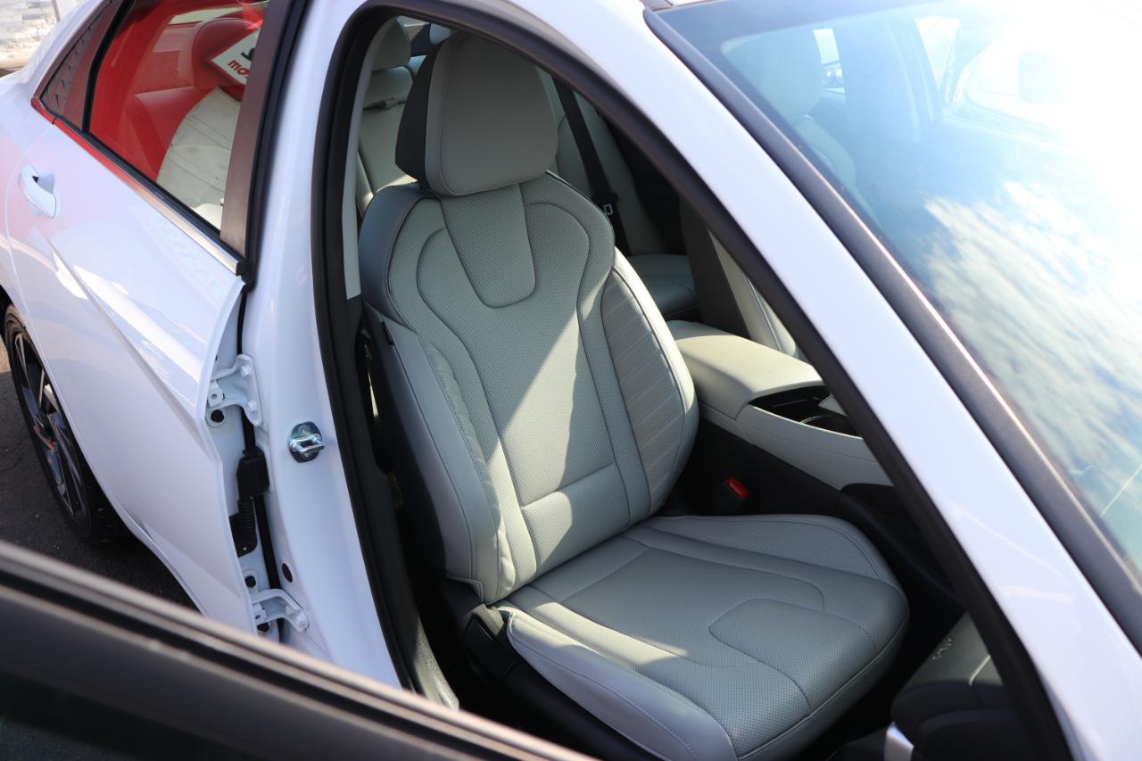 Hyundai Elantra Limited IVT 2025