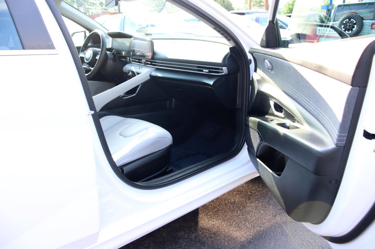Hyundai Elantra Limited IVT 2025