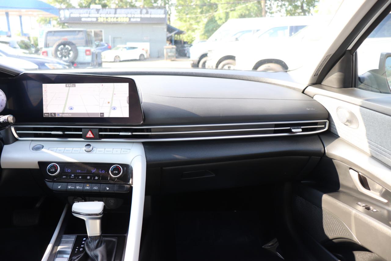 Hyundai Elantra Limited IVT 2025