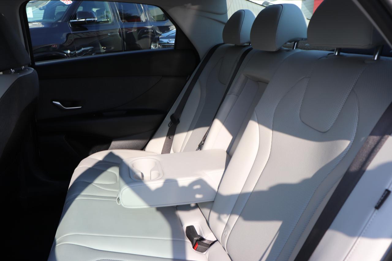 Hyundai Elantra Limited IVT 2025
