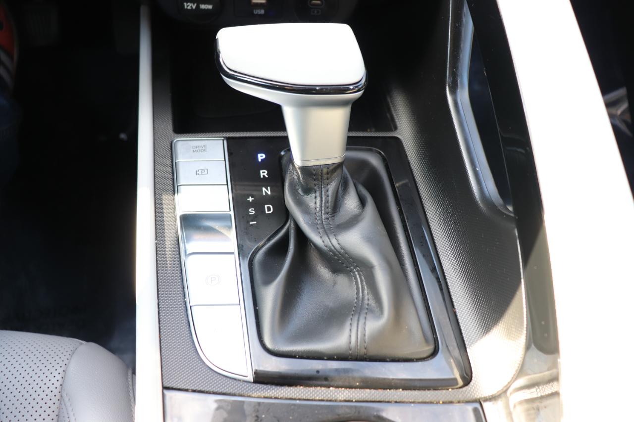 Hyundai Elantra Limited IVT 2025