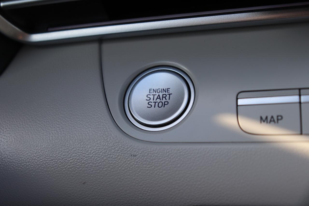 Hyundai Elantra Limited IVT 2025