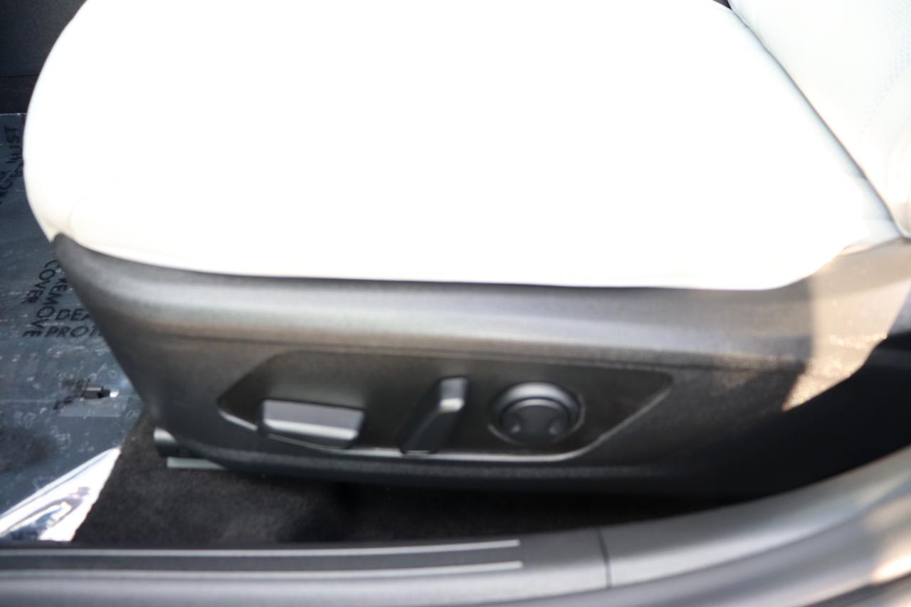 Hyundai Elantra Limited IVT 2025