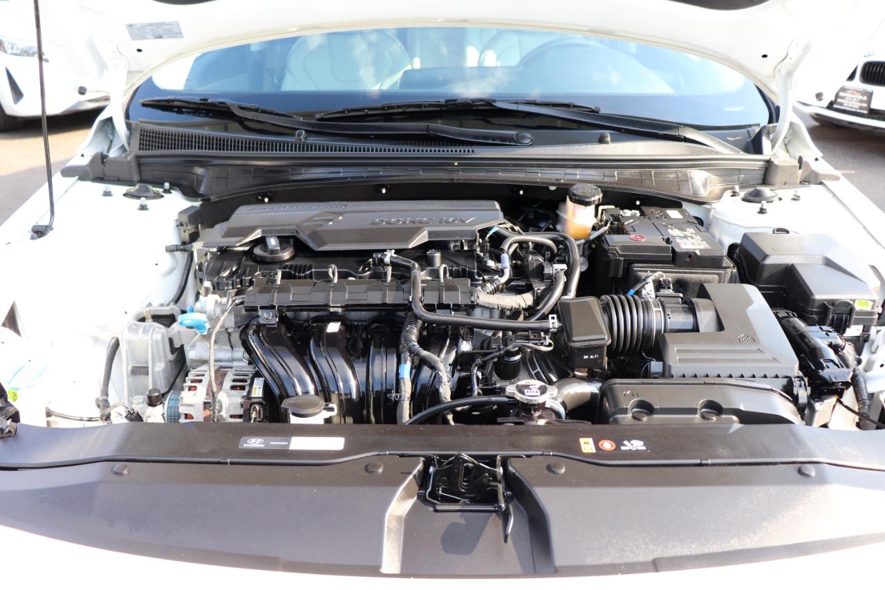 Hyundai Elantra Limited IVT 2025