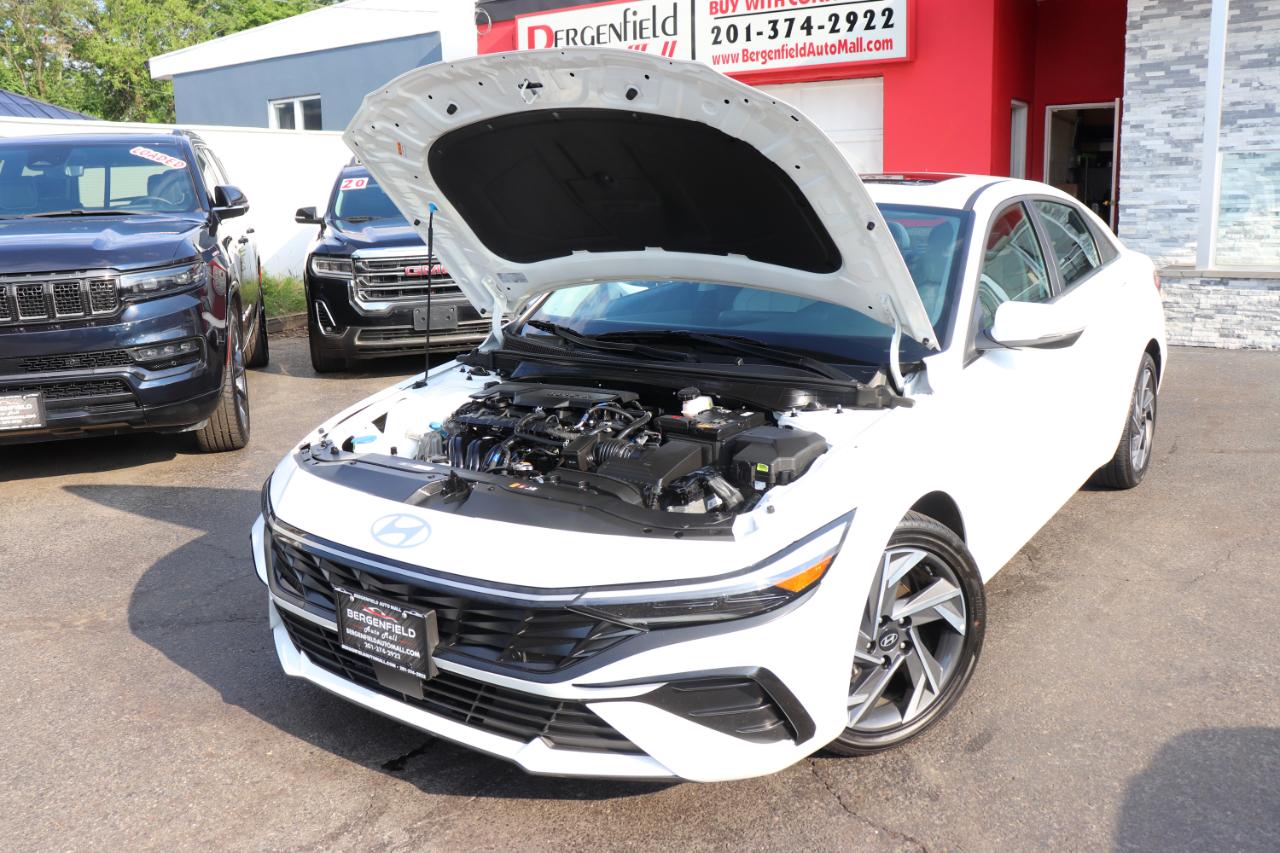 Hyundai Elantra Limited IVT 2025