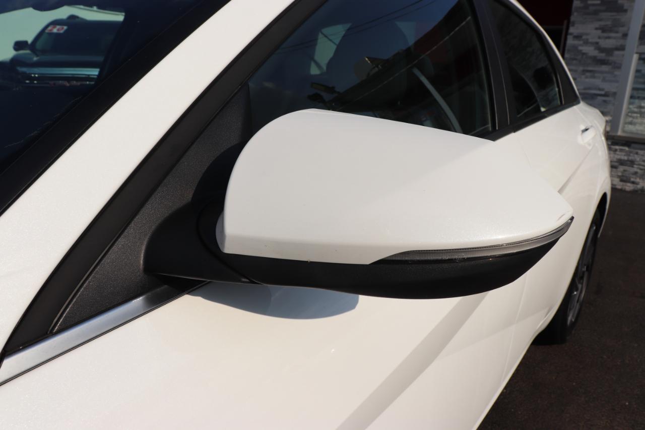 Hyundai Elantra Limited IVT 2025