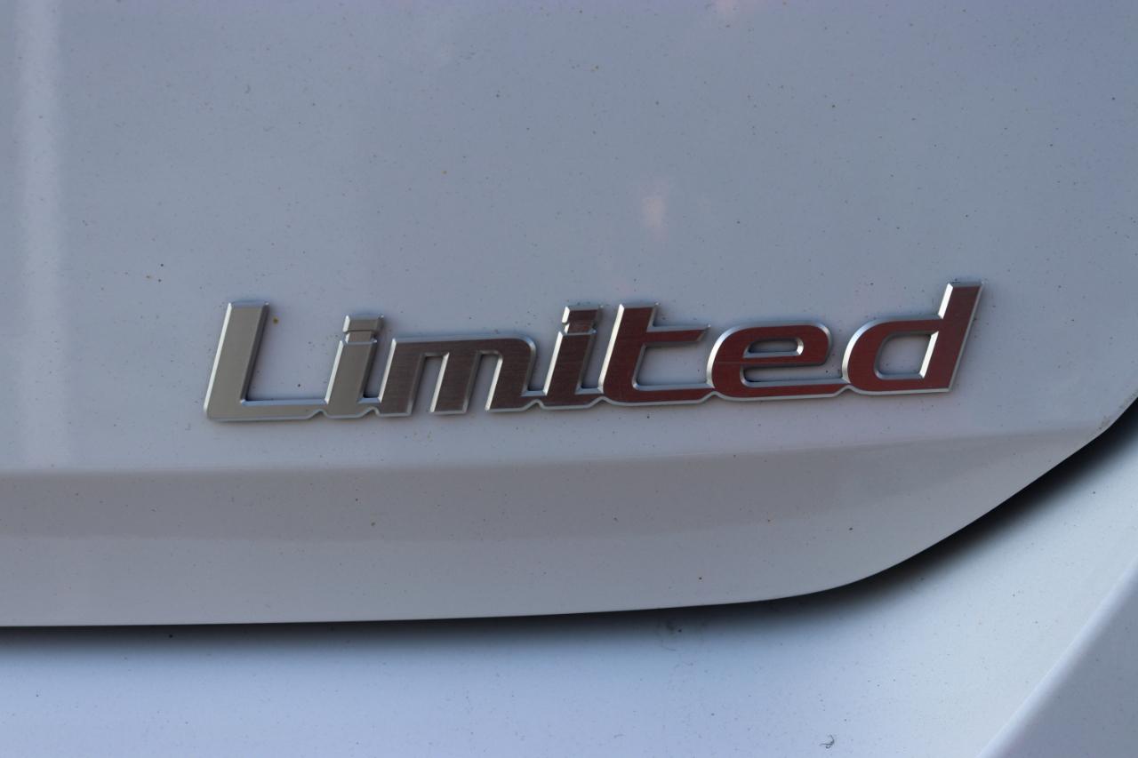 Hyundai Elantra Limited IVT 2025