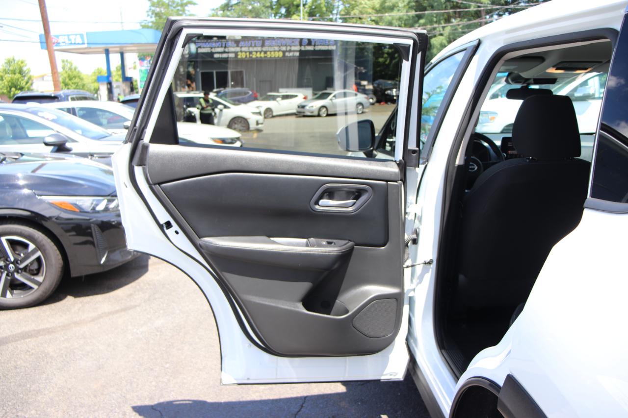 Nissan Rogue FWD SV 2024