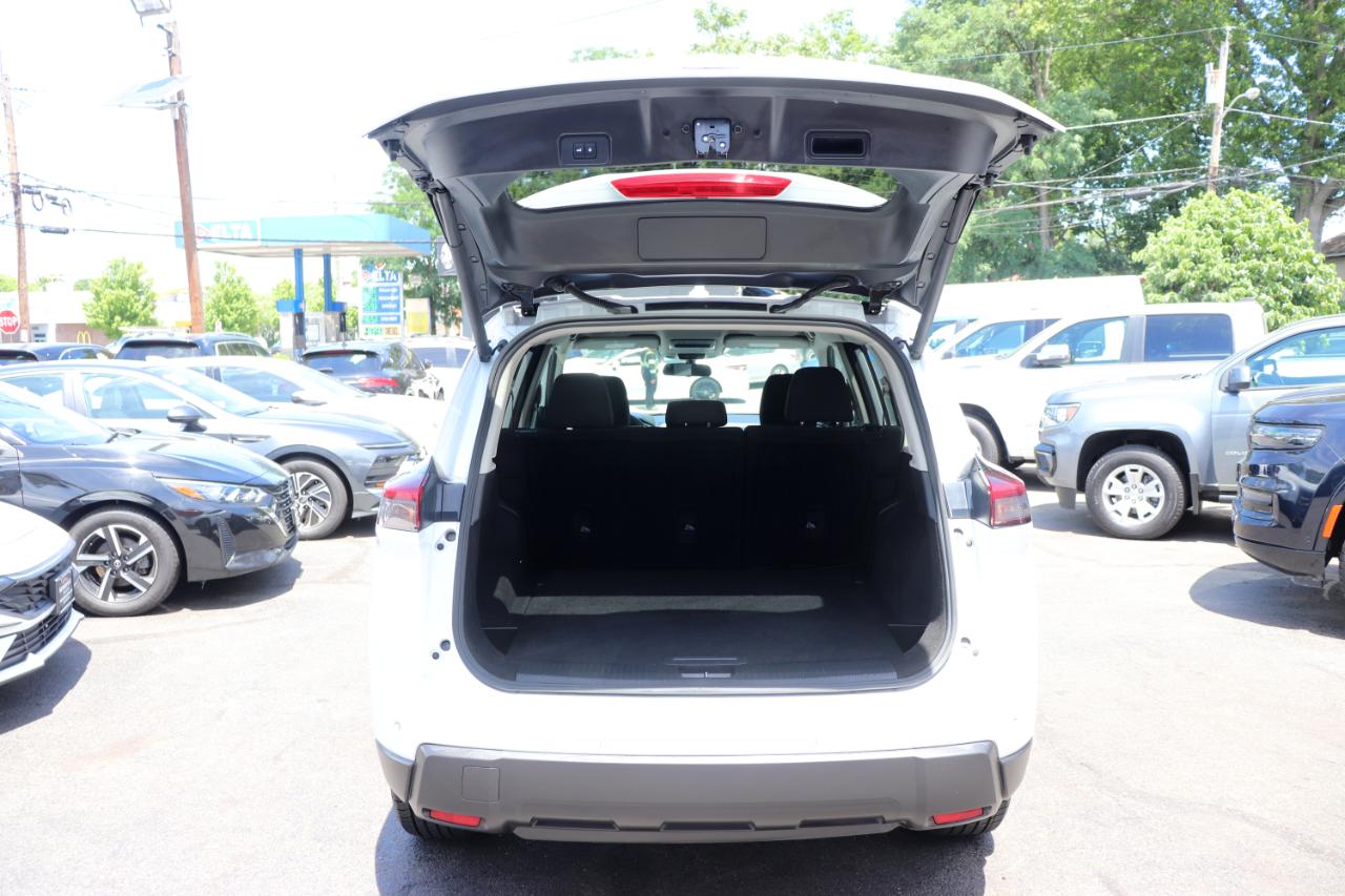 Nissan Rogue FWD SV 2024