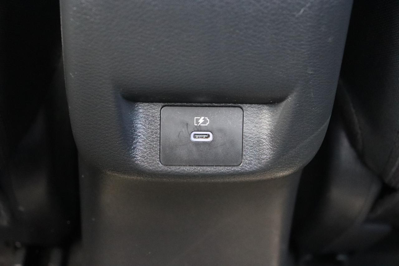 Nissan Versa SV CVT 2025