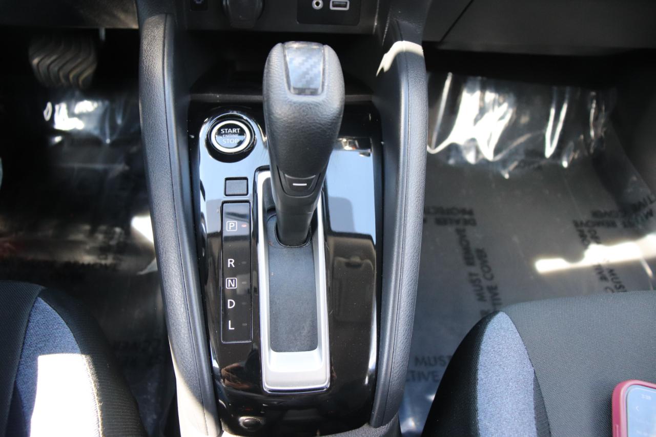 Nissan Versa SV CVT 2025