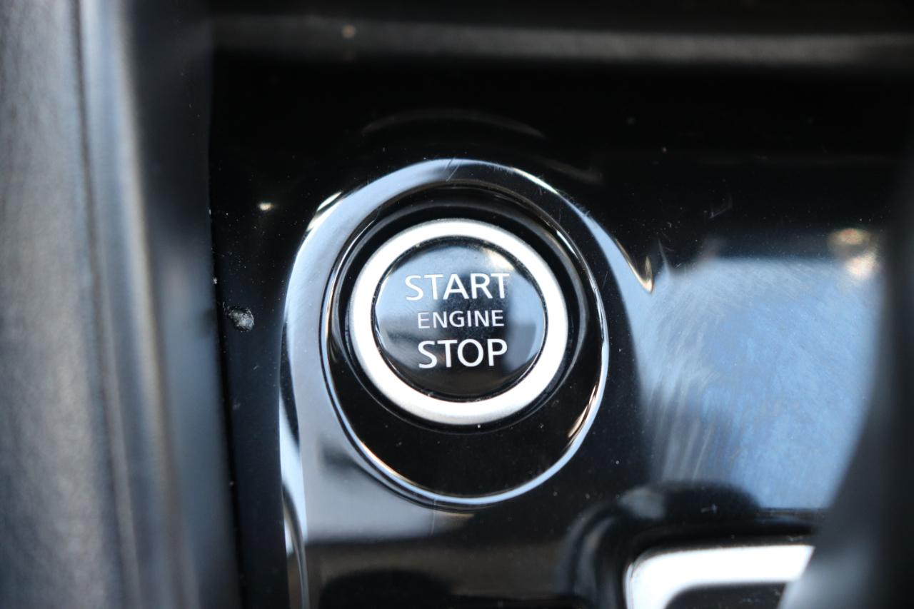 Nissan Versa SV CVT 2025