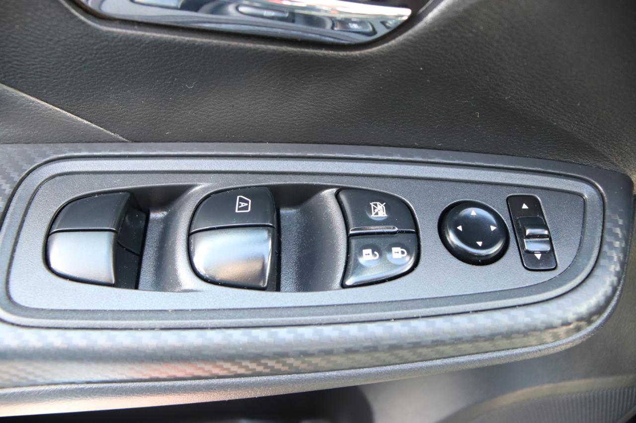 Nissan Versa SV CVT 2025