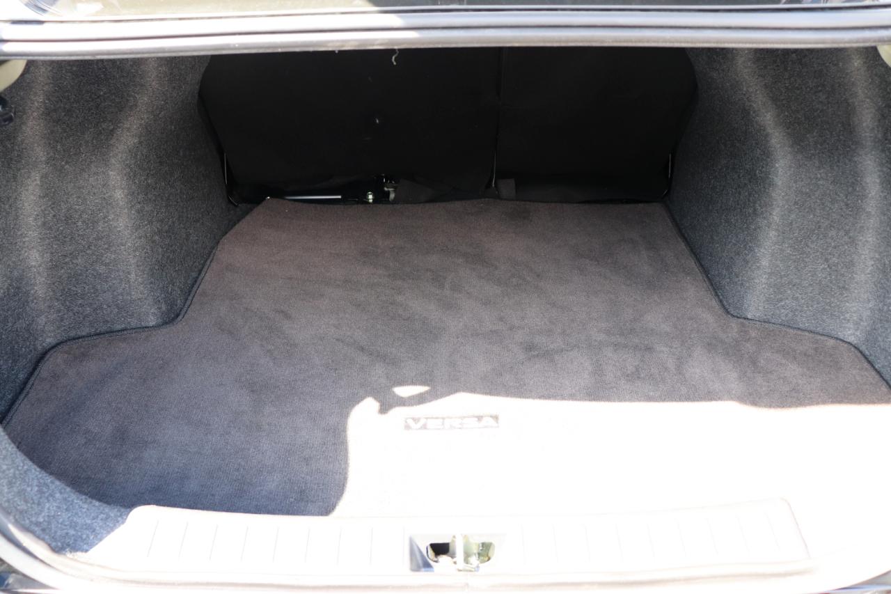 Nissan Versa SV CVT 2025