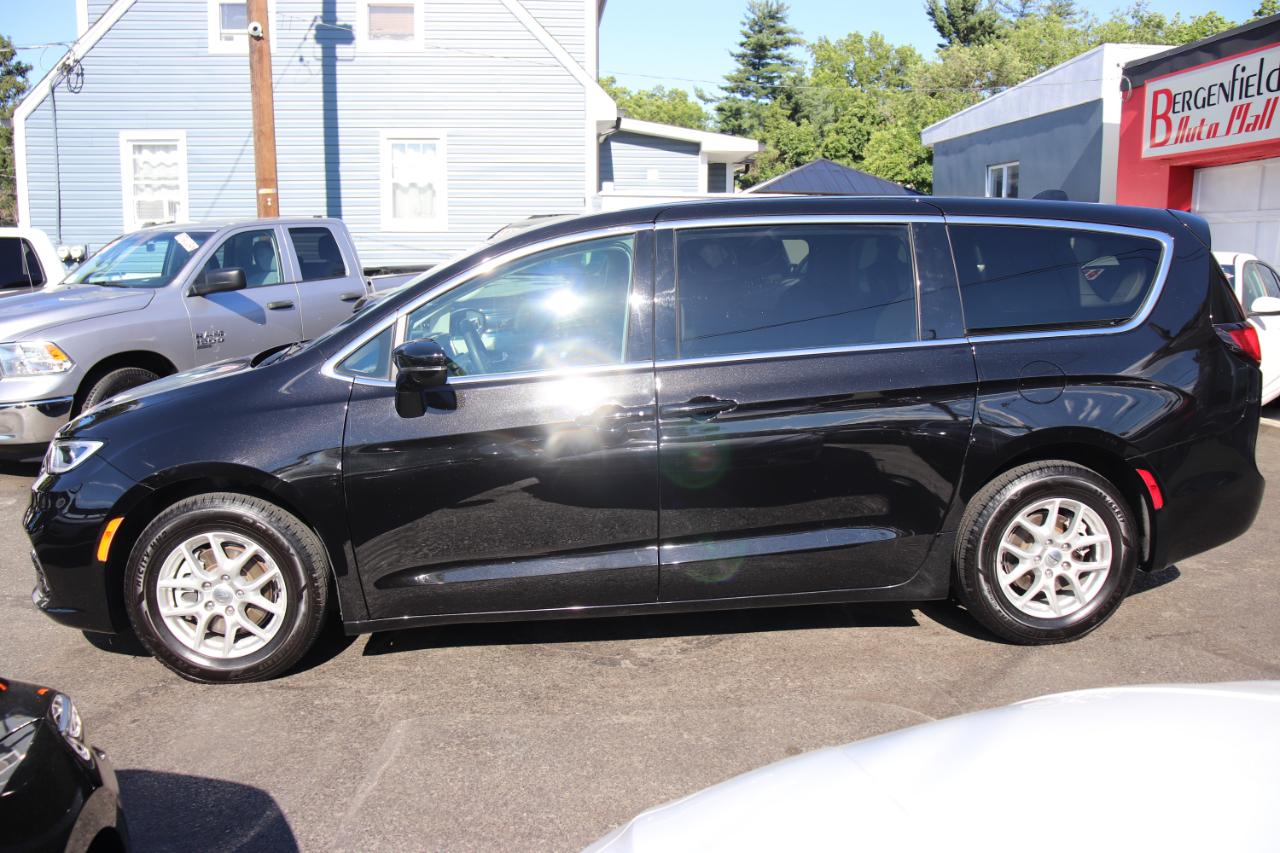 Chrysler Pacifica Touring L FWD 2024