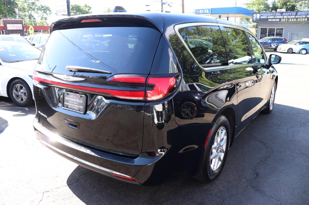 Chrysler Pacifica Touring L FWD 2024