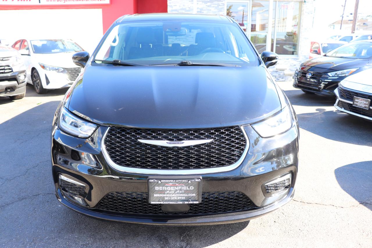Chrysler Pacifica Touring L FWD 2024