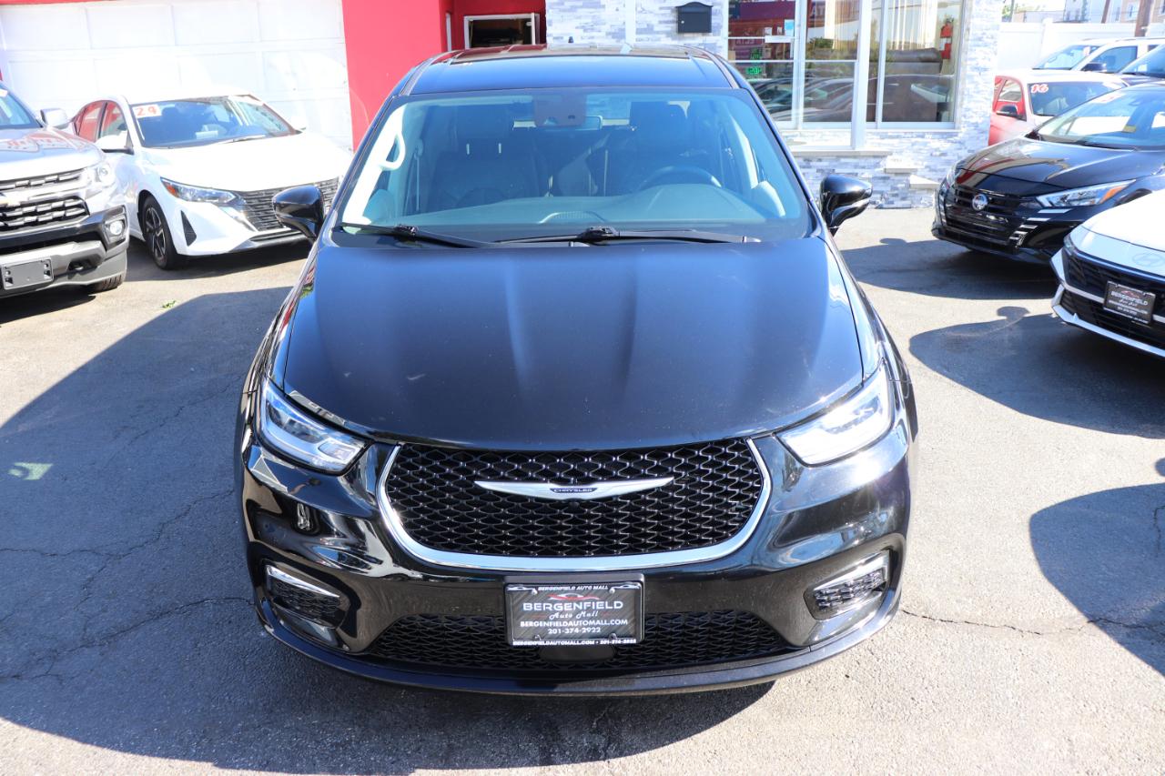 Chrysler Pacifica Touring L FWD 2024