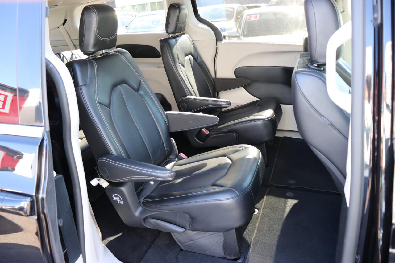 Chrysler Pacifica Touring L FWD 2024