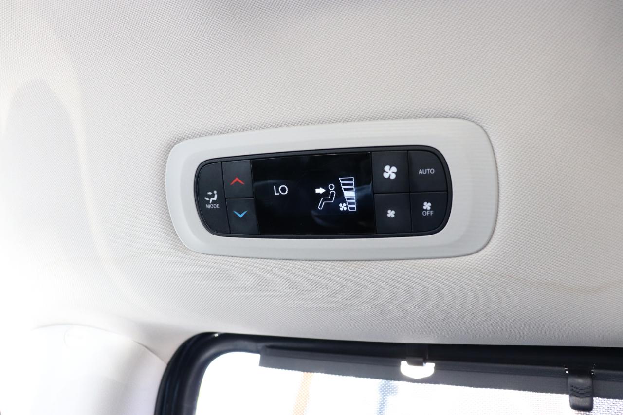 Chrysler Pacifica Touring L FWD 2024