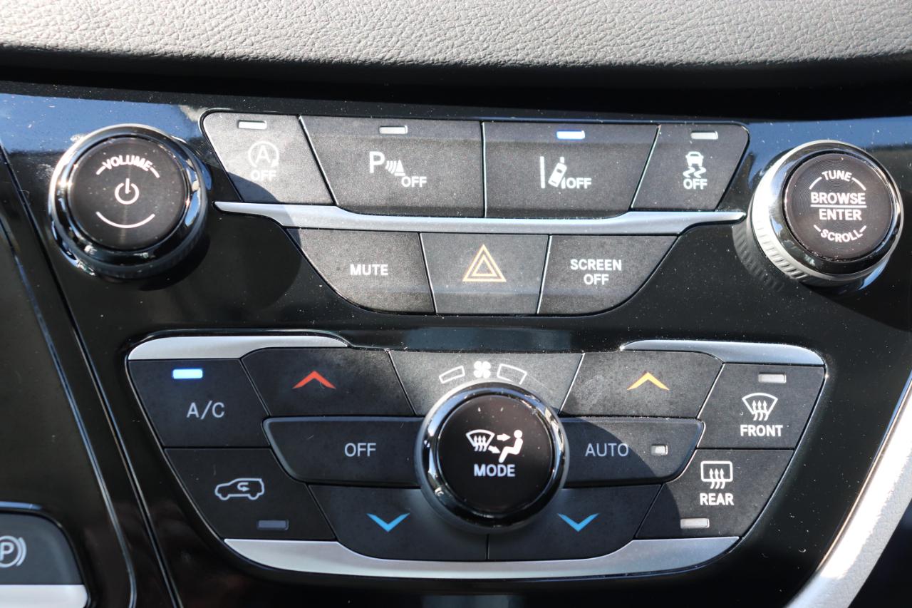 Chrysler Pacifica Touring L FWD 2024