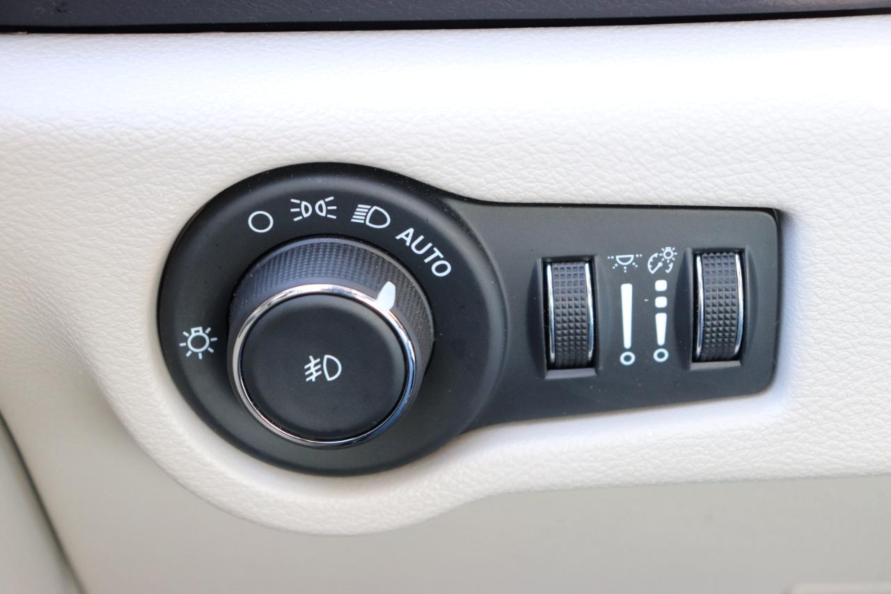 Chrysler Pacifica Touring L FWD 2024