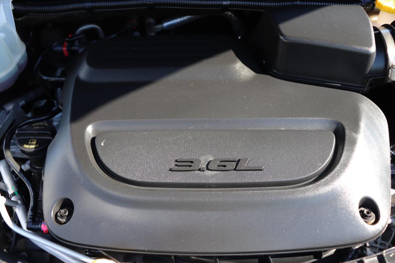 Chrysler Pacifica Touring L FWD 2024