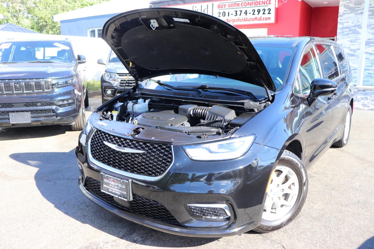 Chrysler Pacifica Touring L FWD 2024
