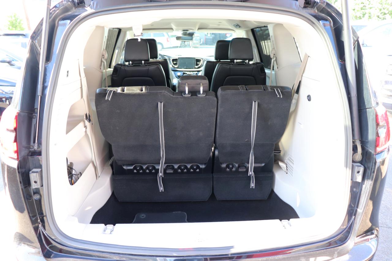 Chrysler Pacifica Touring L FWD 2024