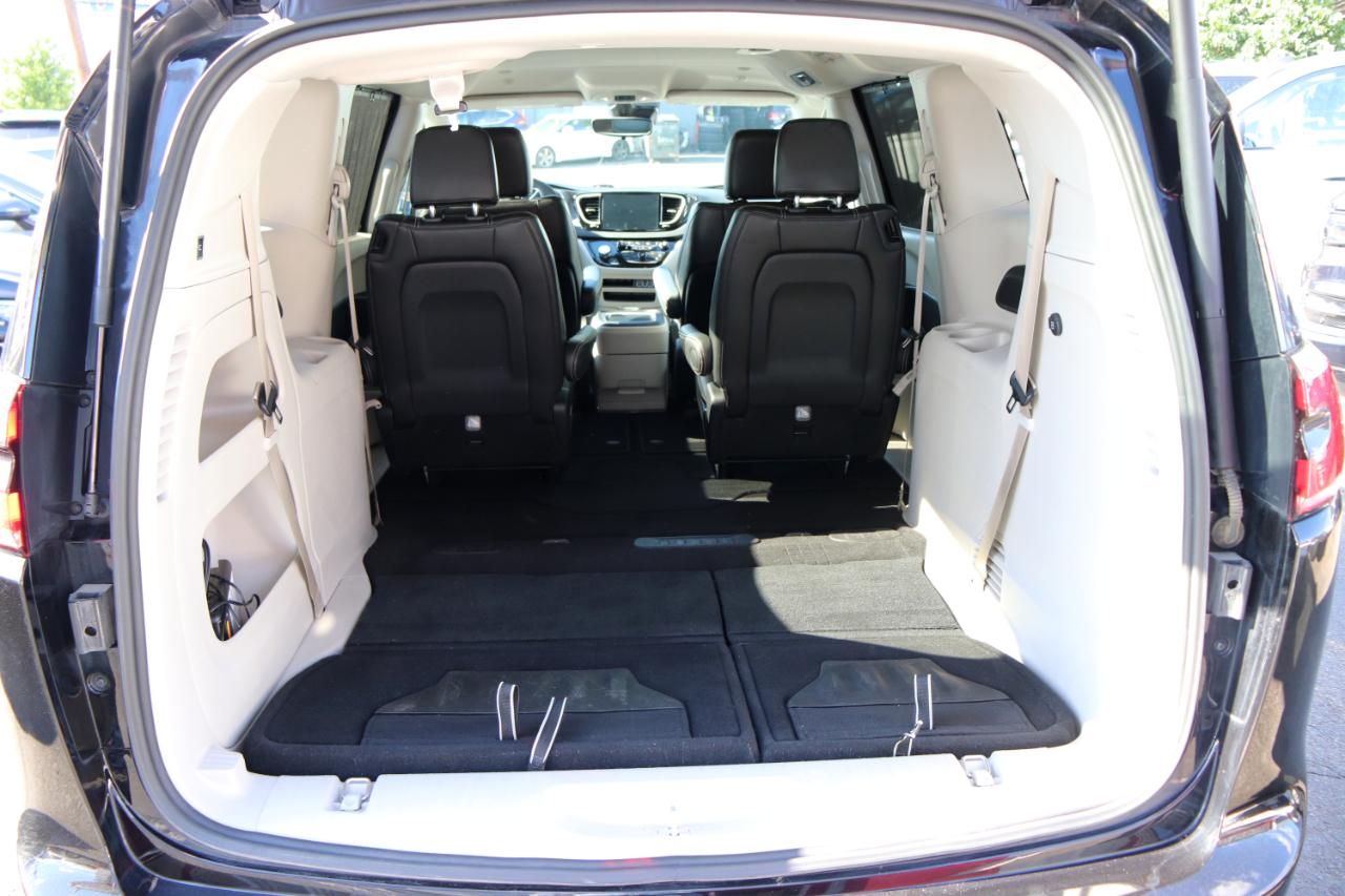 Chrysler Pacifica Touring L FWD 2024