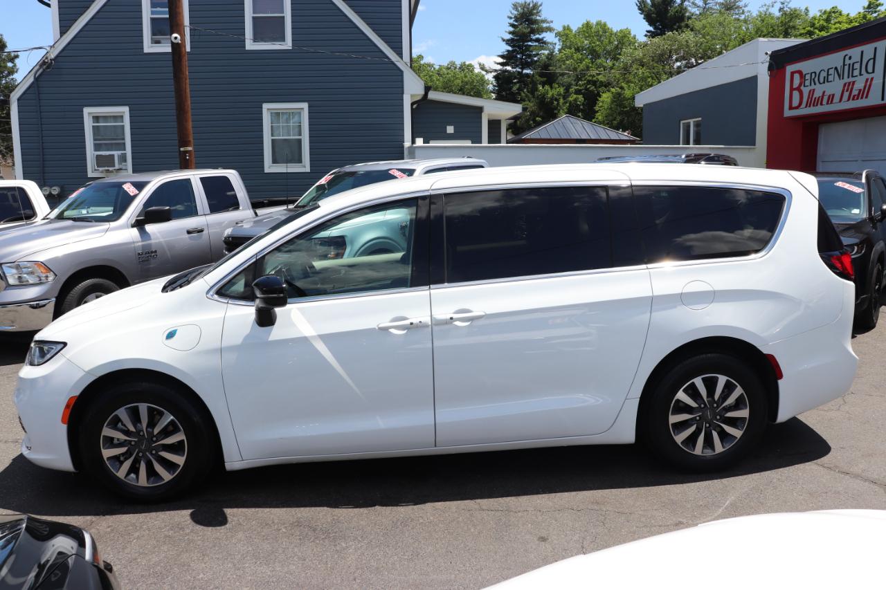 Chrysler Pacifica Hybrid Select FWD 2024