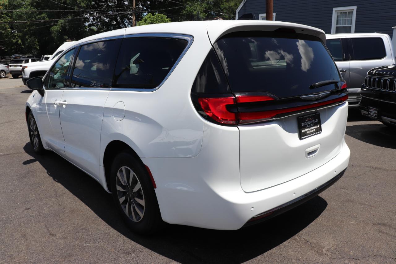 Chrysler Pacifica Hybrid Select FWD 2024
