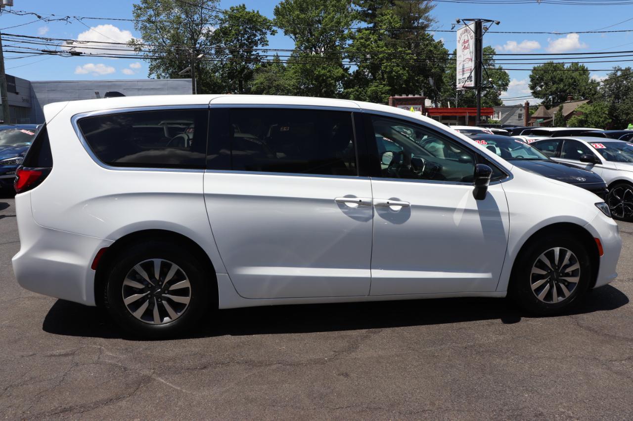 Chrysler Pacifica Hybrid Select FWD 2024