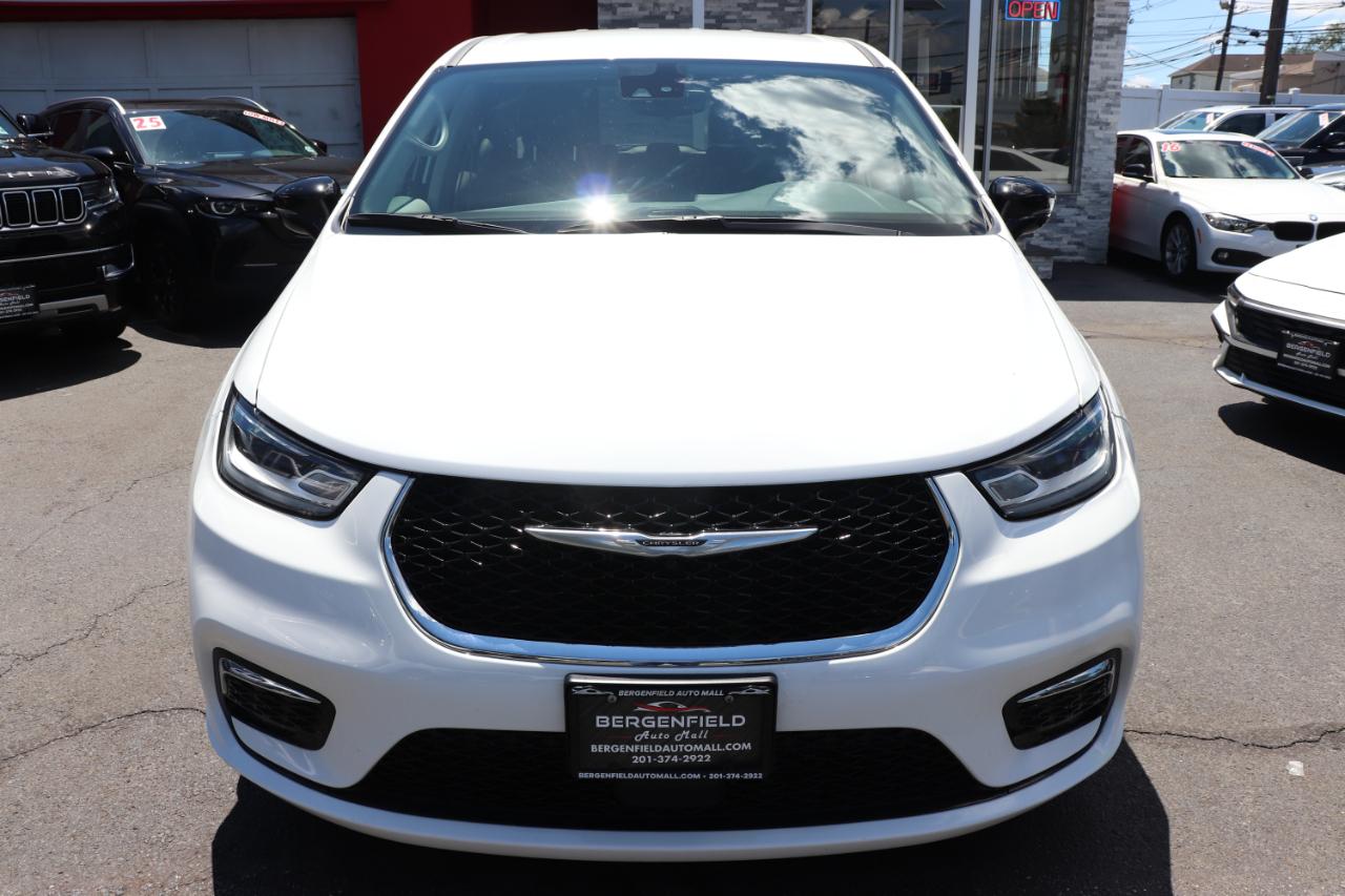 Chrysler Pacifica Hybrid Select FWD 2024