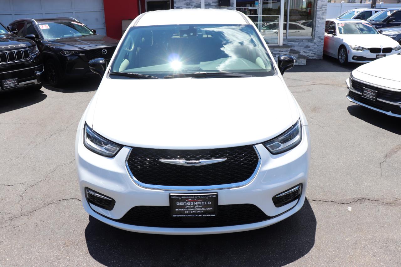 Chrysler Pacifica Hybrid Select FWD 2024