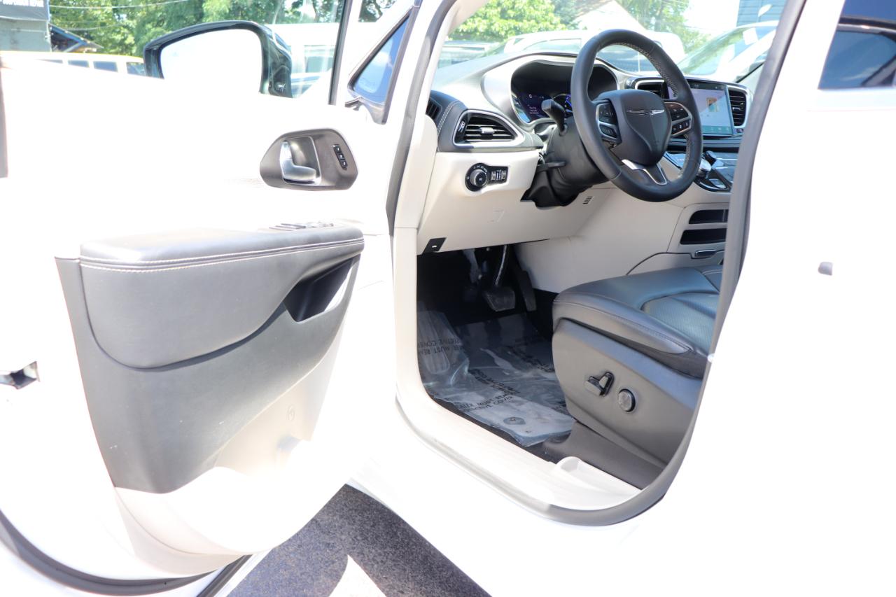 Chrysler Pacifica Hybrid Select FWD 2024