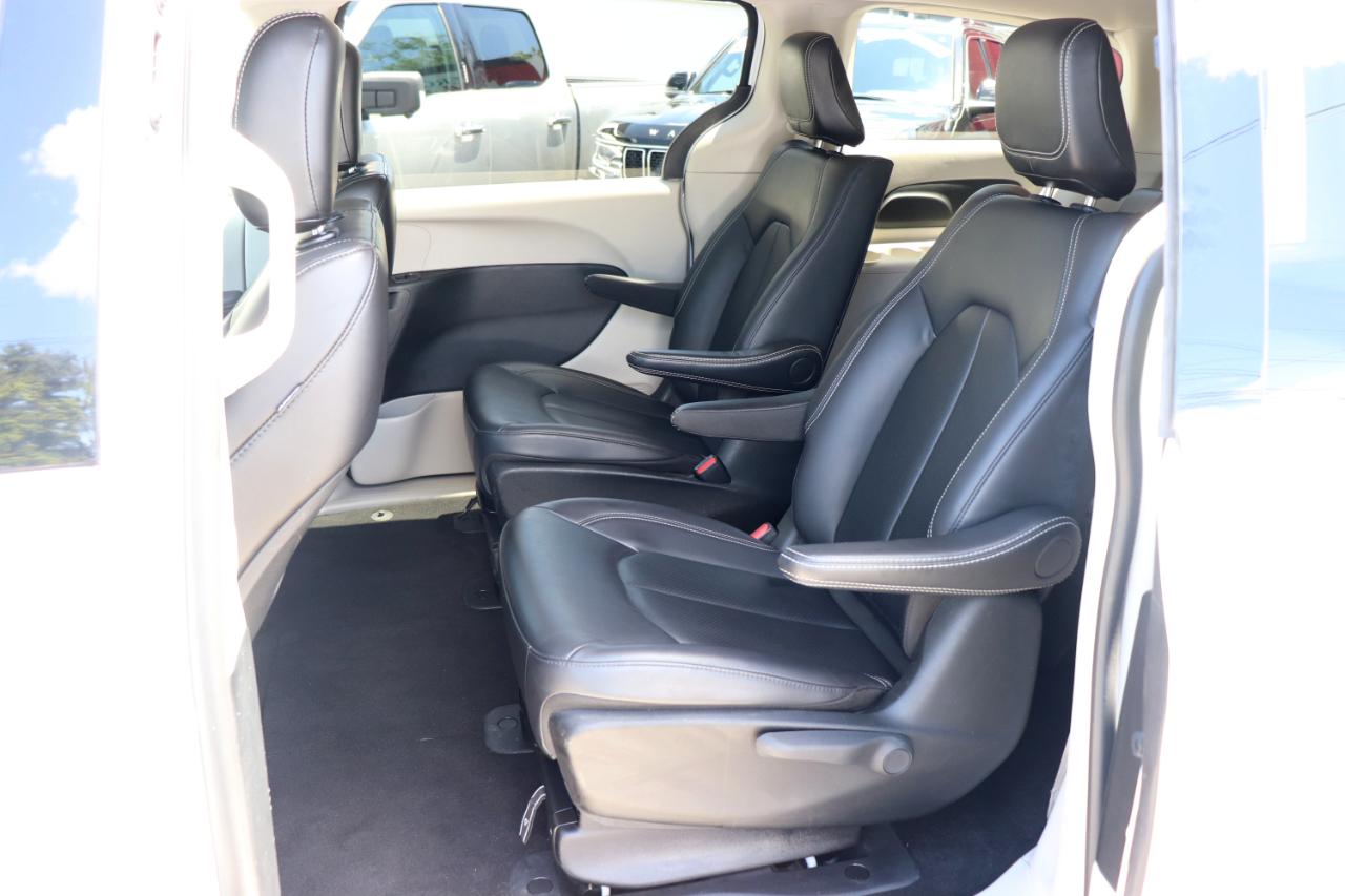 Chrysler Pacifica Hybrid Select FWD 2024