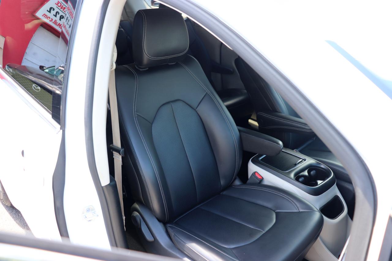 Chrysler Pacifica Hybrid Select FWD 2024