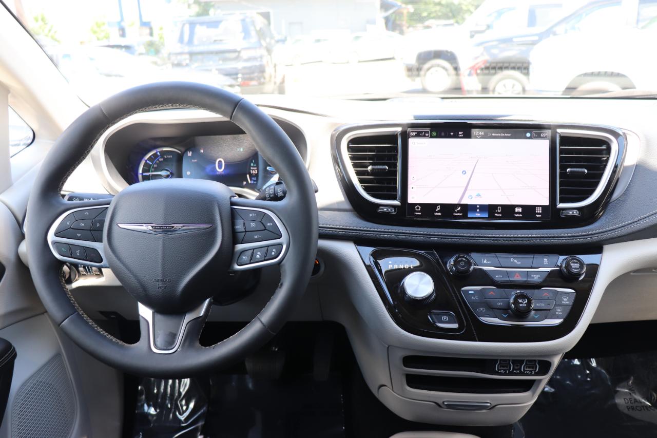 Chrysler Pacifica Hybrid Select FWD 2024