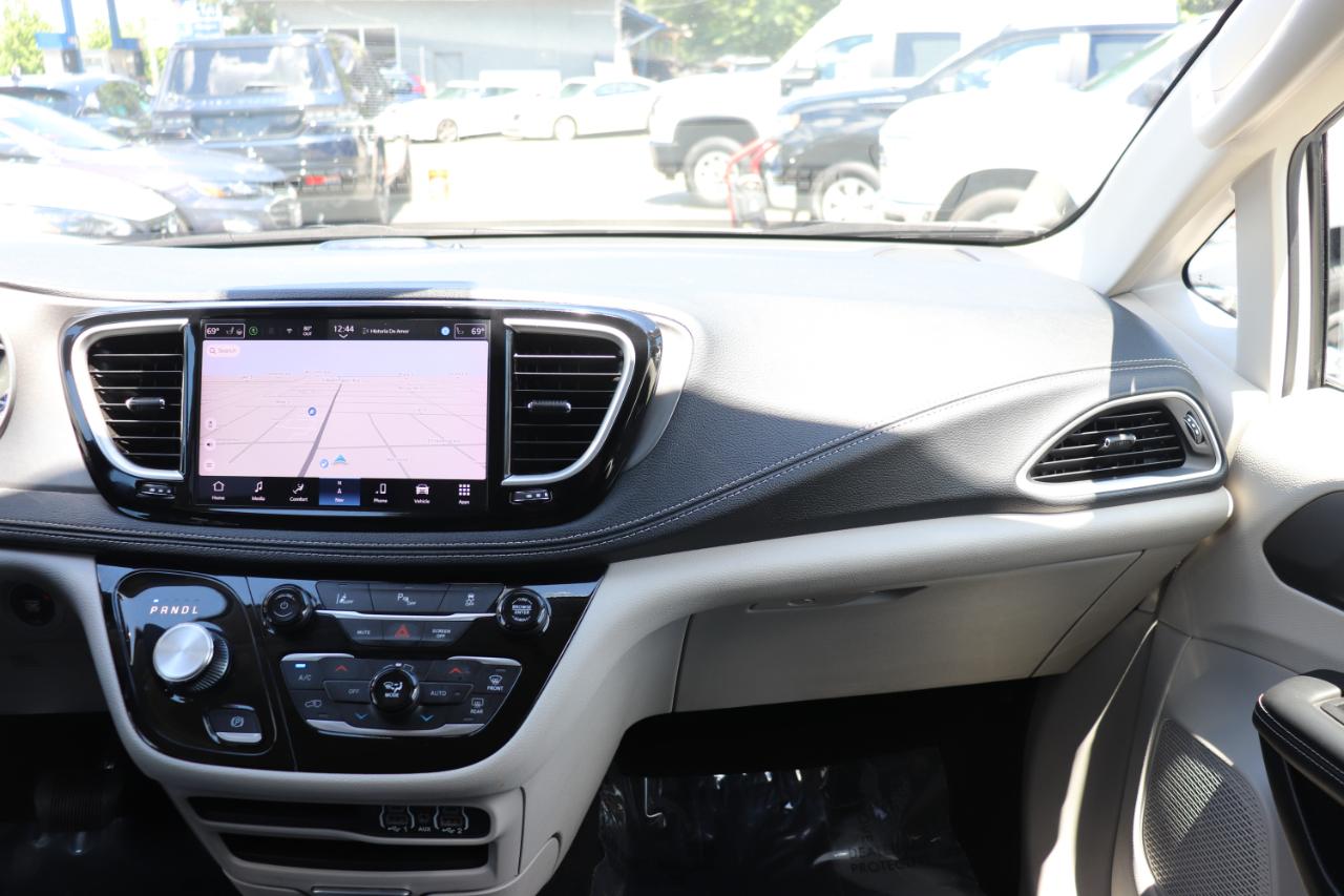 Chrysler Pacifica Hybrid Select FWD 2024