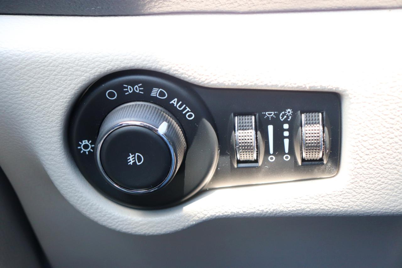 Chrysler Pacifica Hybrid Select FWD 2024