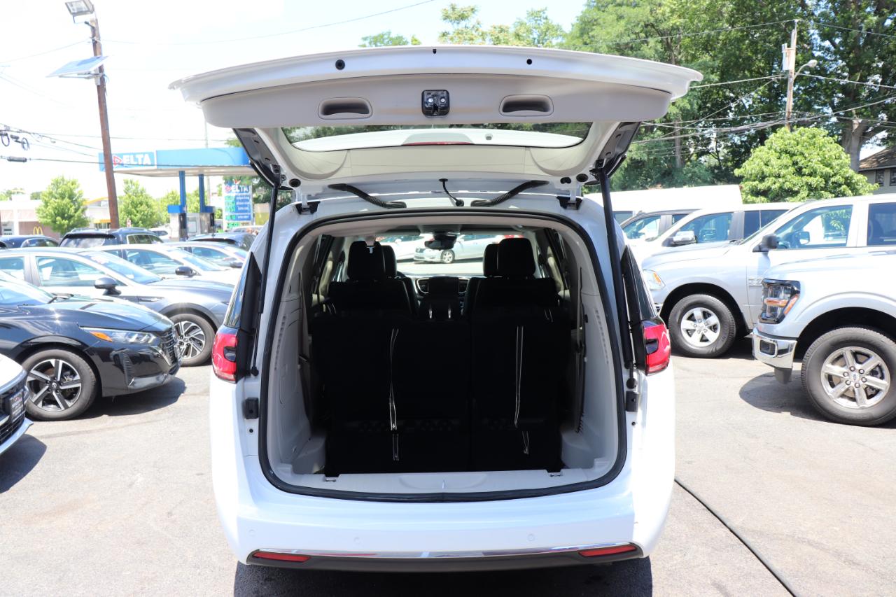 Chrysler Pacifica Hybrid Select FWD 2024