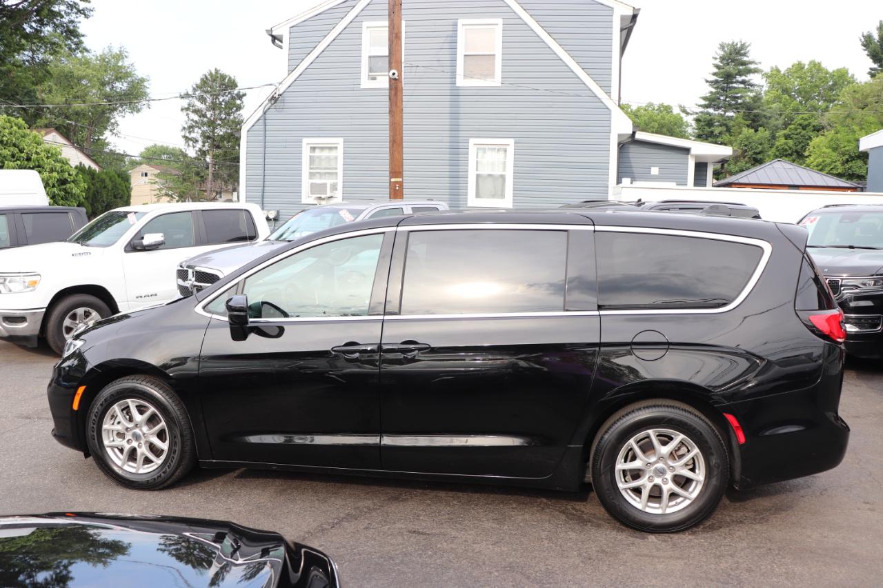 Chrysler Pacifica Select FWD 2025