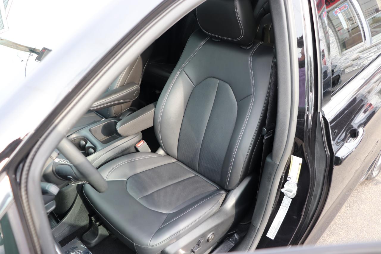 Chrysler Pacifica Select FWD 2025