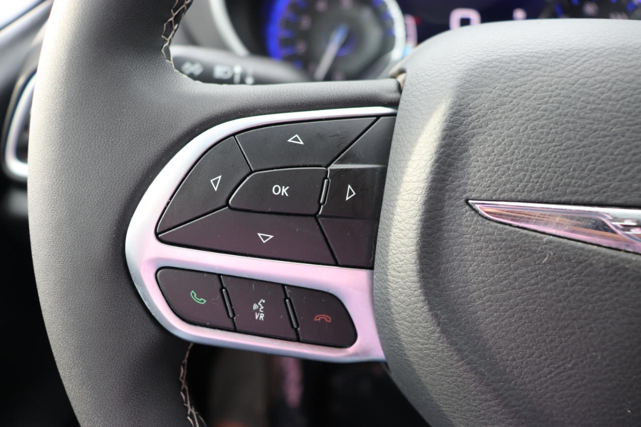 Chrysler Pacifica Select FWD 2025