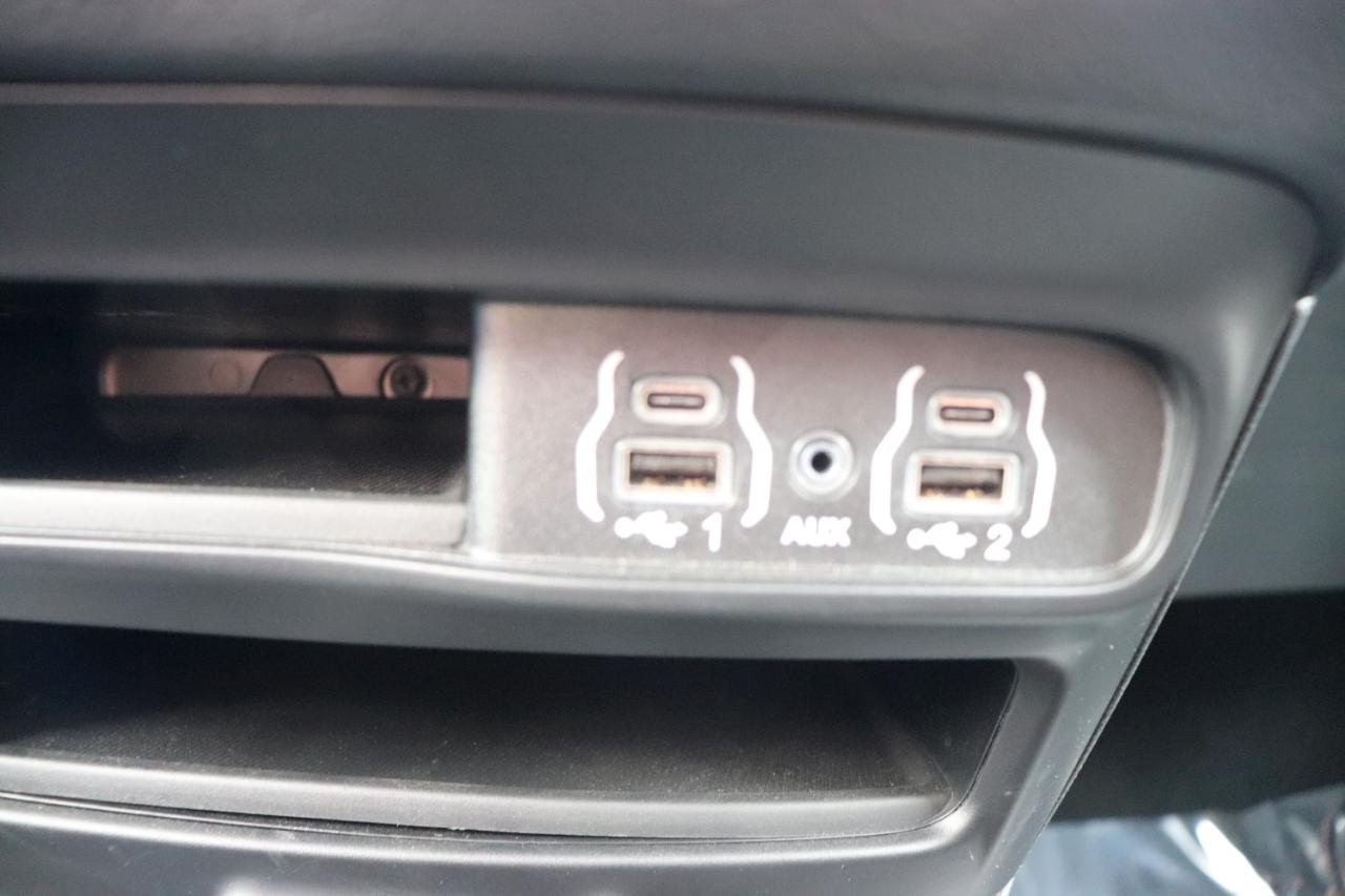 Chrysler Pacifica Select FWD 2025