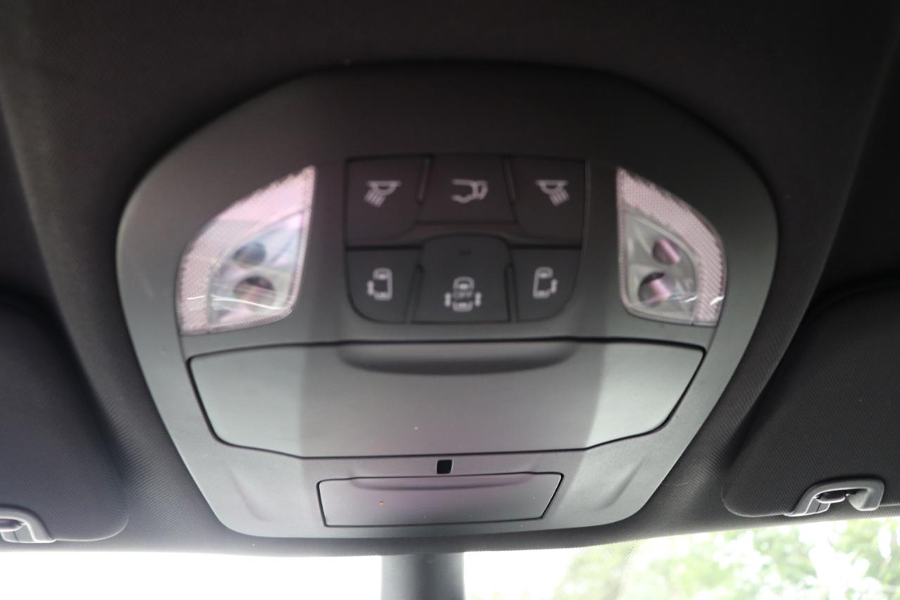 Chrysler Pacifica Select FWD 2025