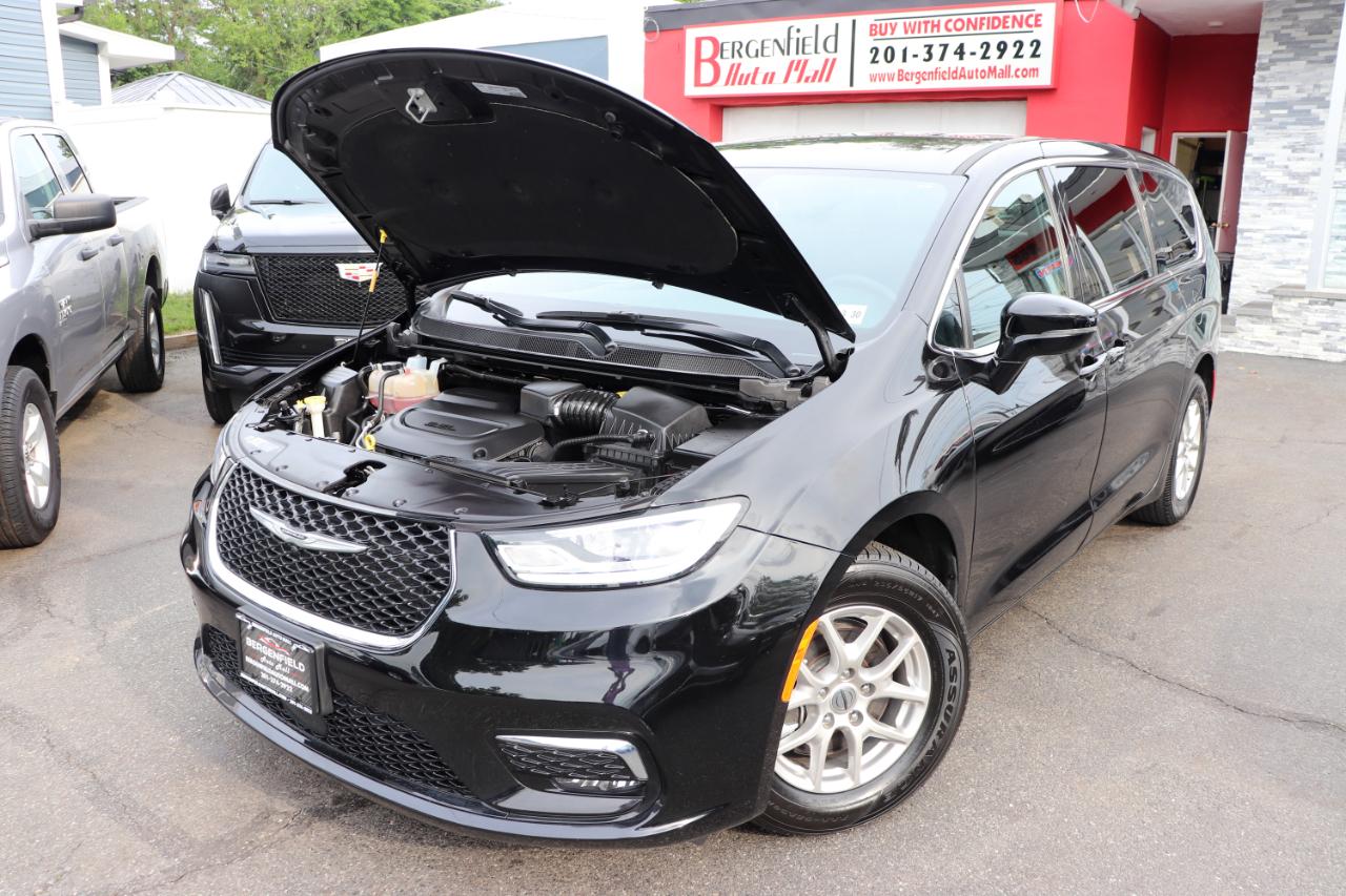 Chrysler Pacifica Select FWD 2025